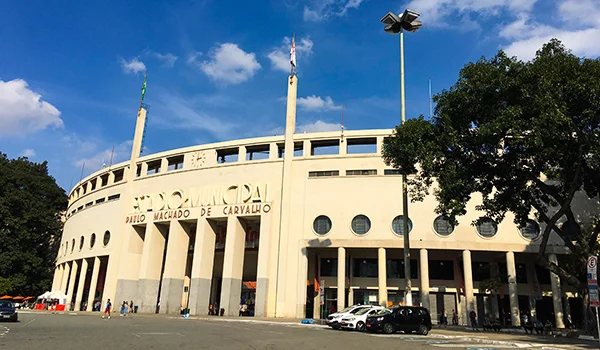 Entrada icônica do estadio Paulo Machado de Carvalho, o Pacaembu, durante a Copa do Mundo em SP.